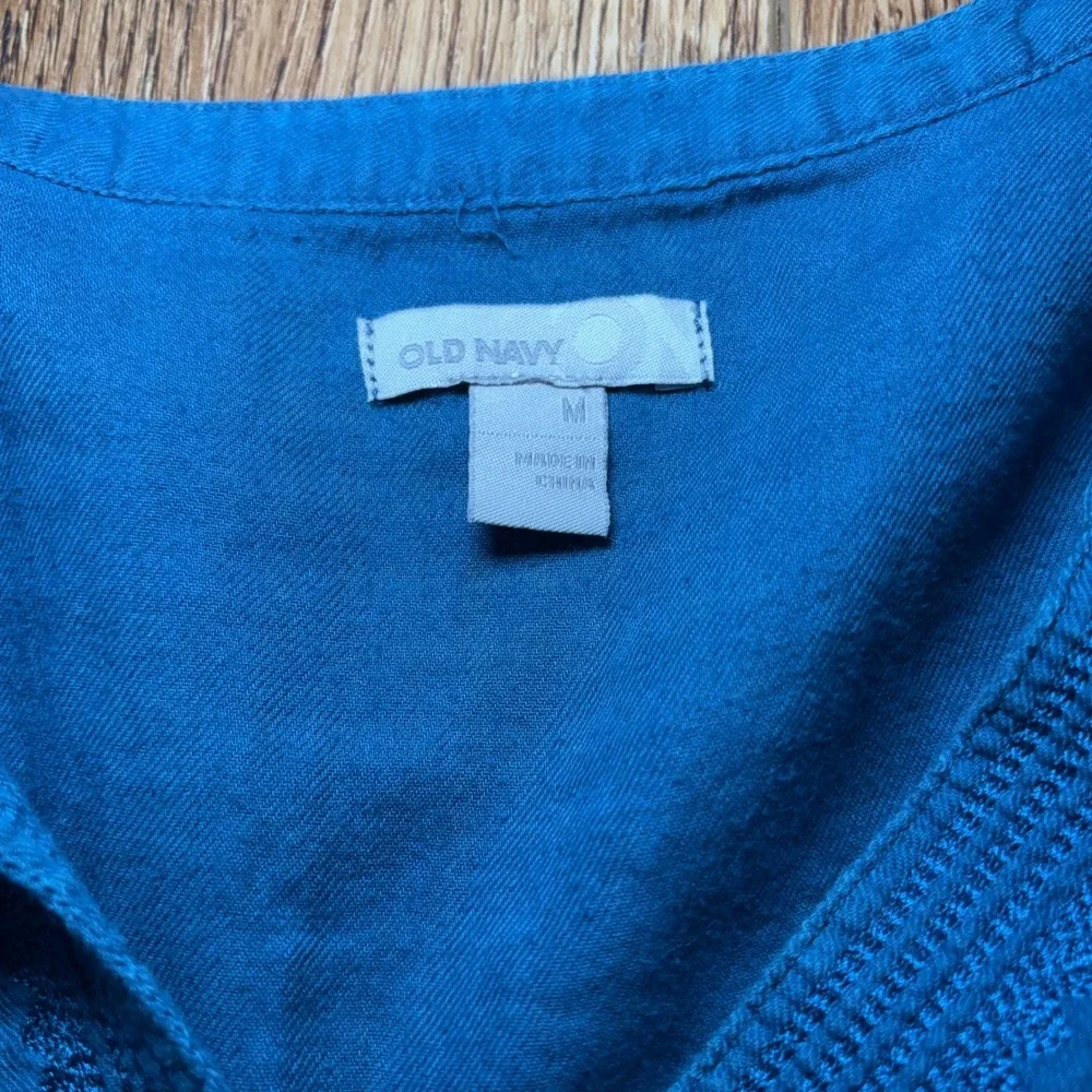Old Navy Blue Cotton Embroidered Split Neck Blouse Womens M boho bronze buttons
